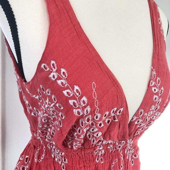 Forever 21 pink plunging dress - Picture 3 of 3